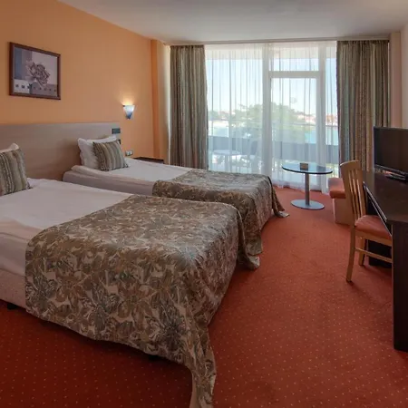 Hotel Selena 4*