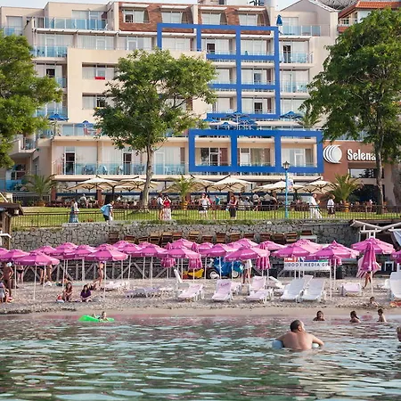 Hotel Selena 4*